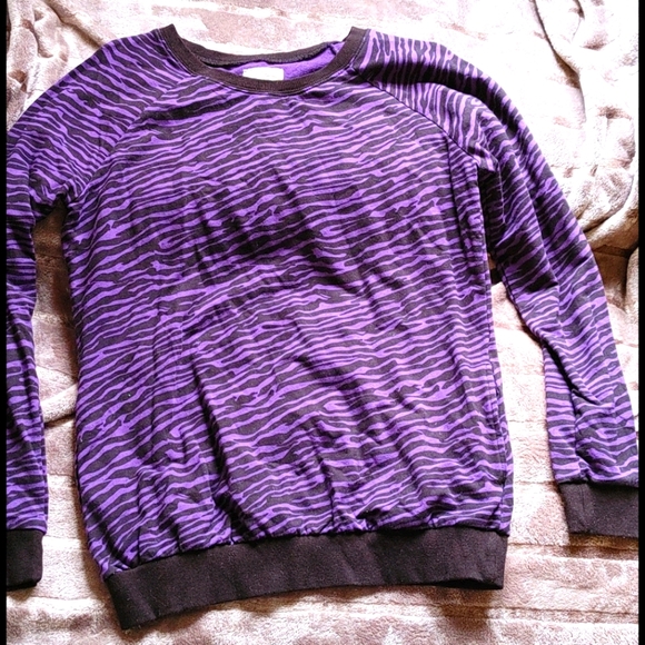 Forever 21 purple zebra top size L - Picture 1 of 4